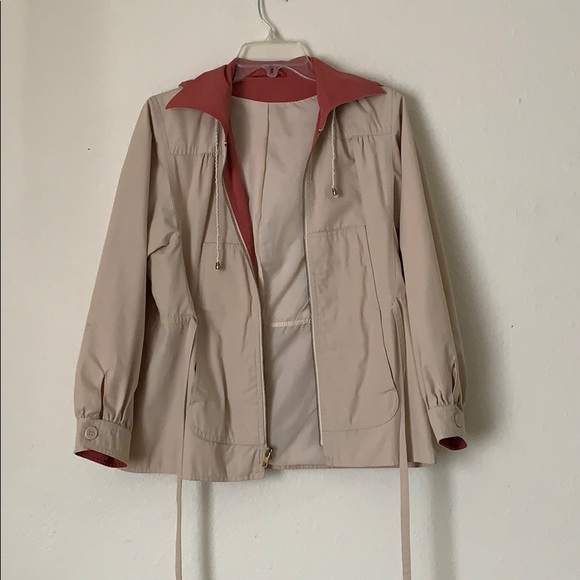 Chic rain jacket. - Picture 4 of 6